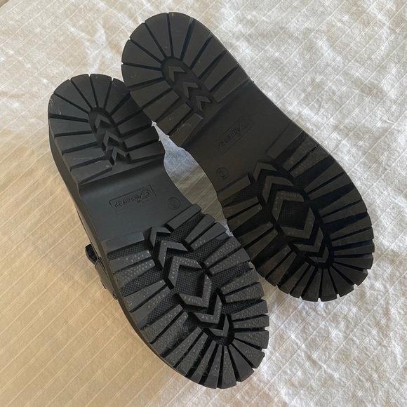 New Wide Black Patent Gold Chain Slip On Platform Penny Loafers - Picture 4 of 8